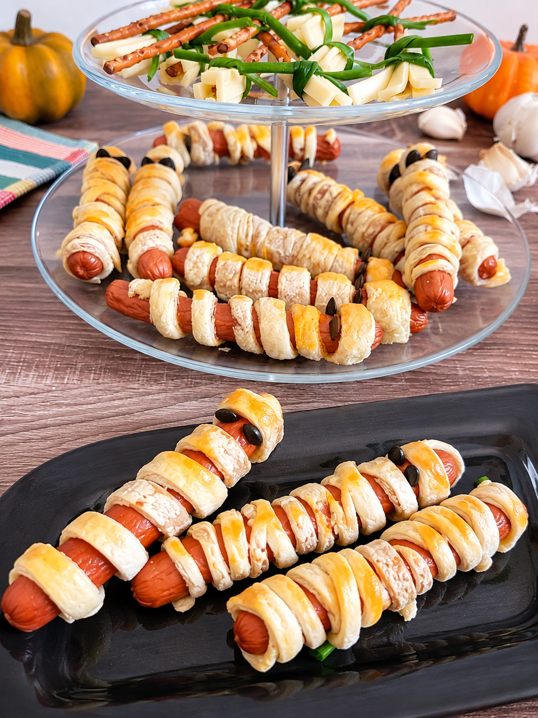 Mumienwürstchen mit Blätterteig als einfaches Halloween-Rezept für Kinder