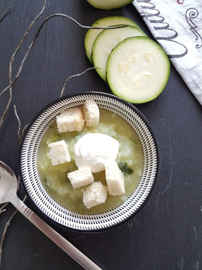 einfache Zucchini-Suppe
